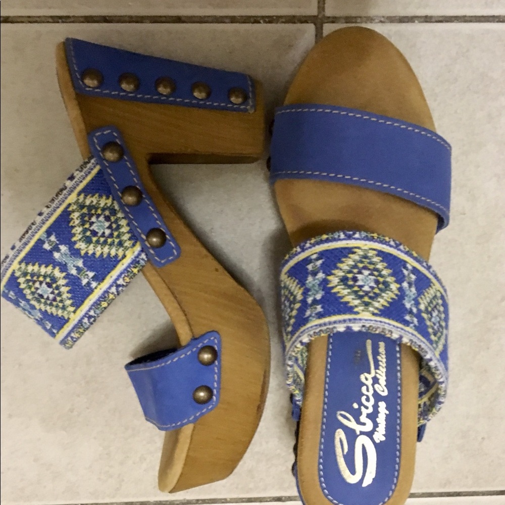 Clog Slippers - Picture 7 of 8